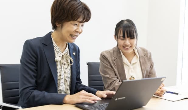 チーム制・拠点連携で一人で抱え込まない